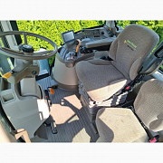Трактор John Deere 7230R в Київській області. Украина
