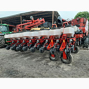 Сівалка пропашна 16-рядкова пневматична Massey Ferguson 555 TFF, Сумська область. Україна