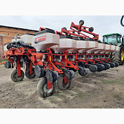 Сівалка пропашна 16-рядкова пневматична Massey Ferguson 555 TFF, Сумська область. Україна