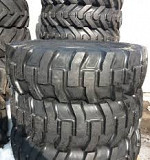 Шина 18.4-26 Advance R-4D (14PR, TL) на екскаватор-навантажувач. Київ