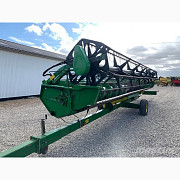 Жниварка JOHN DEERE 630 R, Київська область. Україна