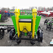 Картоплесаджалка на трактор Т-25 Bomet, Польща, Київська область. Україна