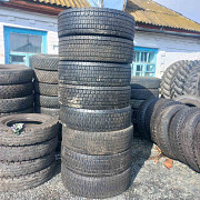 Була шина 315/80R22,5 бічна. Тальне